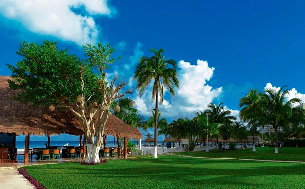 Cancun Beachfront Condo Bagian luar foto